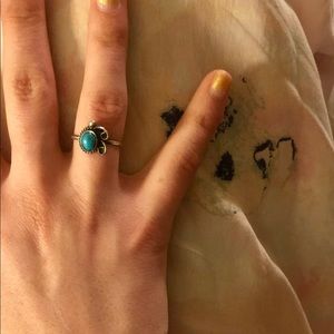 Simple turquoise ring with thin band